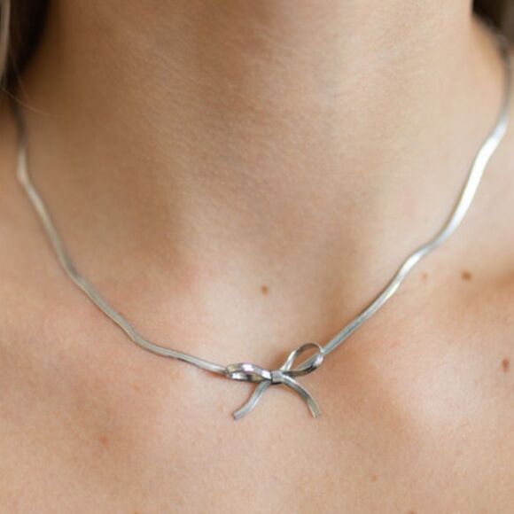 Elegant Silver Bow Necklace A1290 - Picture 1 of 5